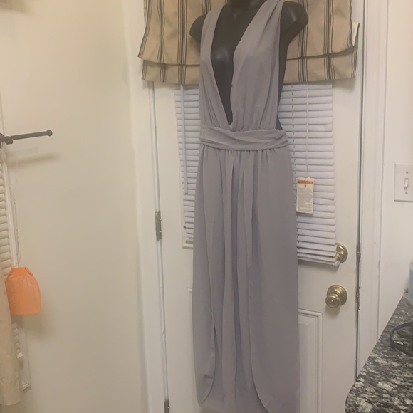 Long gray sleeveless dress . - Picture 4 of 7